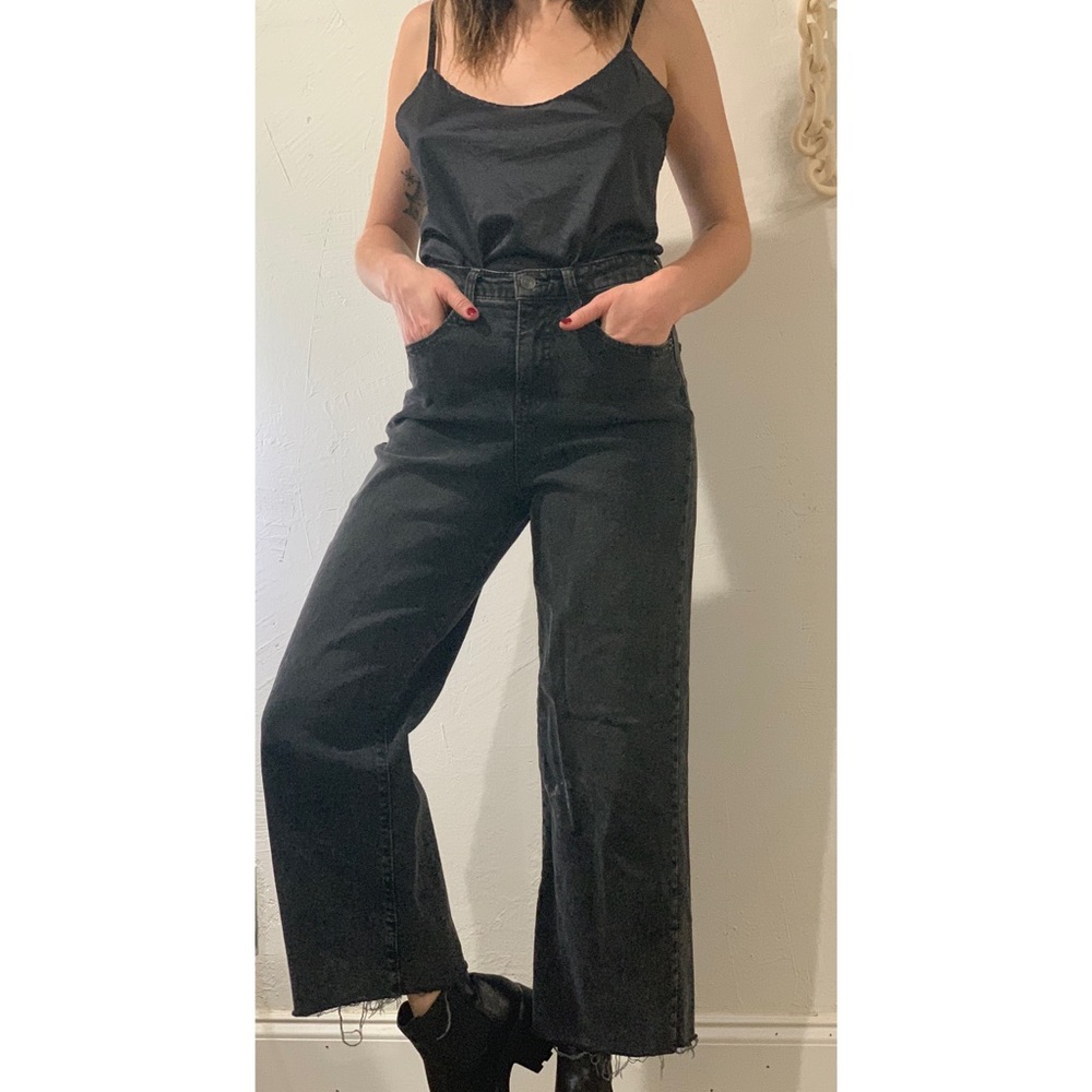 High waisted cropped jeans- faded black